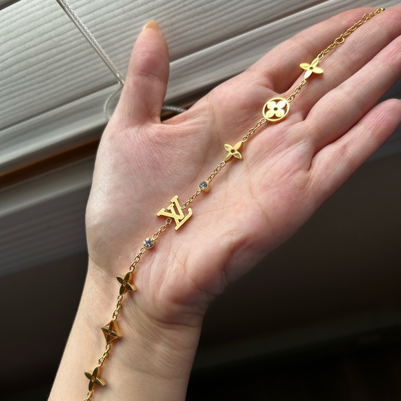 Louis V inspired Elegant Gold Vermeil Charm Bracelet - Picture 1 of 7